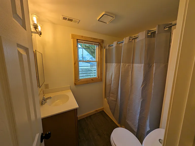 375 Broad St — Photo 4