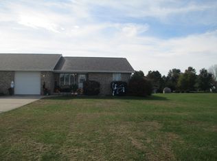 820 Richard Hallett Rd, Utica, IL 61373