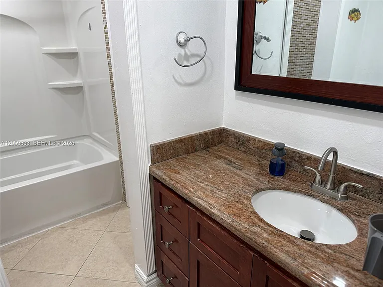 1100 W 35th St #8 — Photo 25