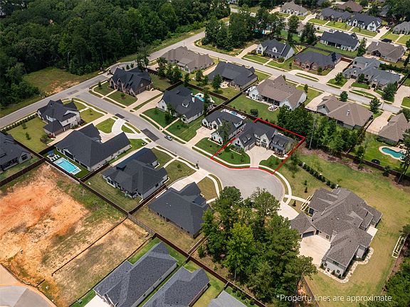 5th image of 1555 Maple Cir