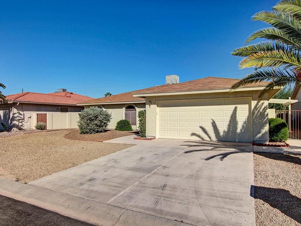 1st image of 26413 S Saddletree Dr