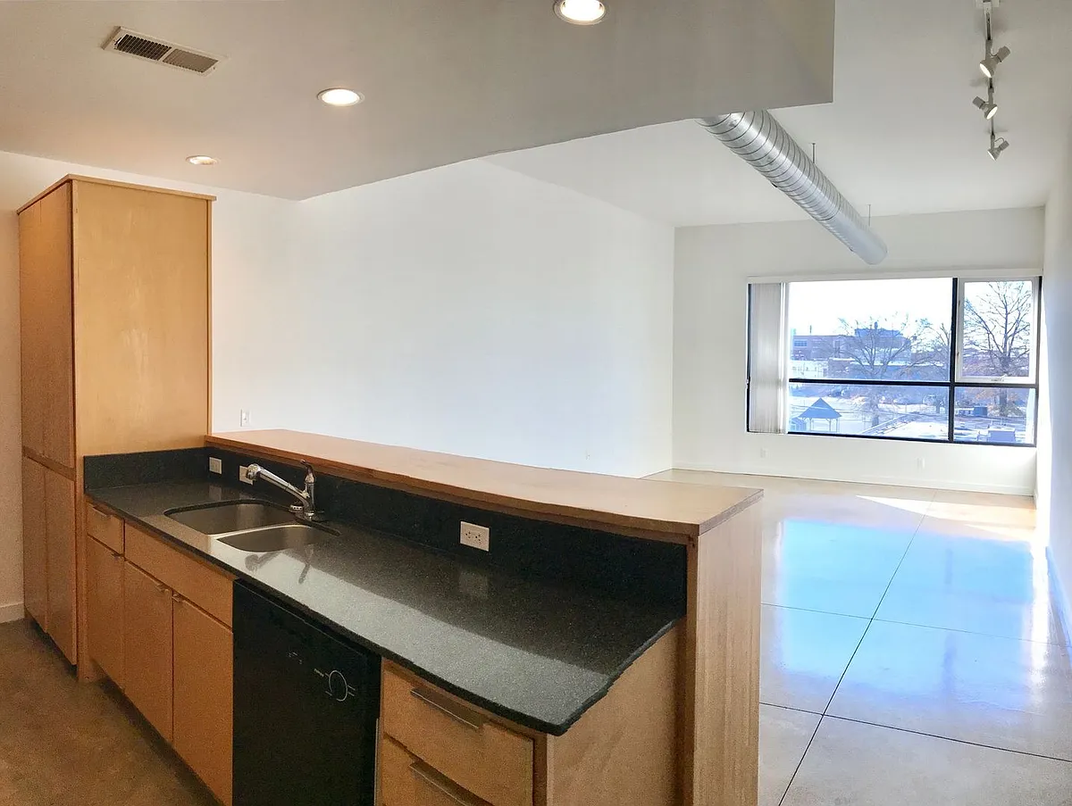 Building Photo - 670 Madison Ave #104