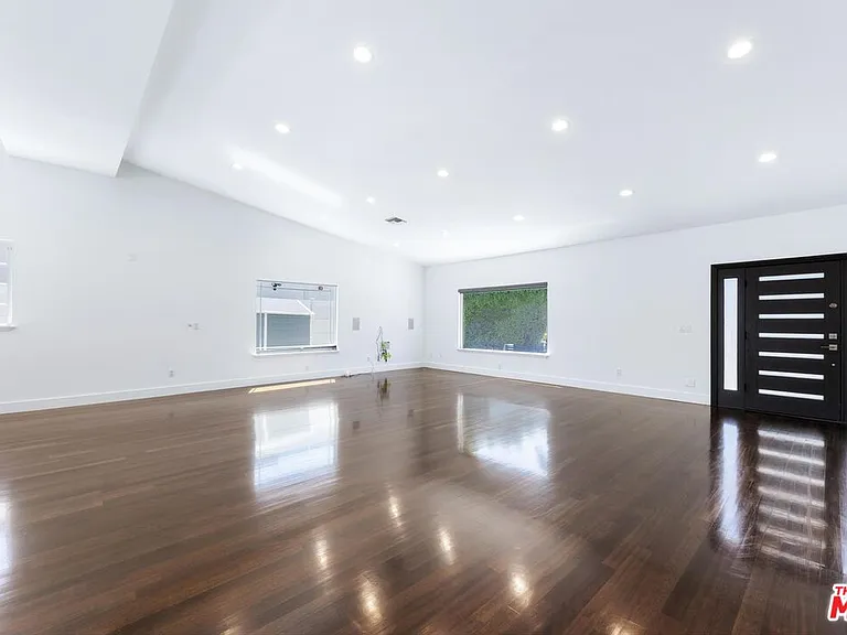 12719 Tiara St — Photo 7