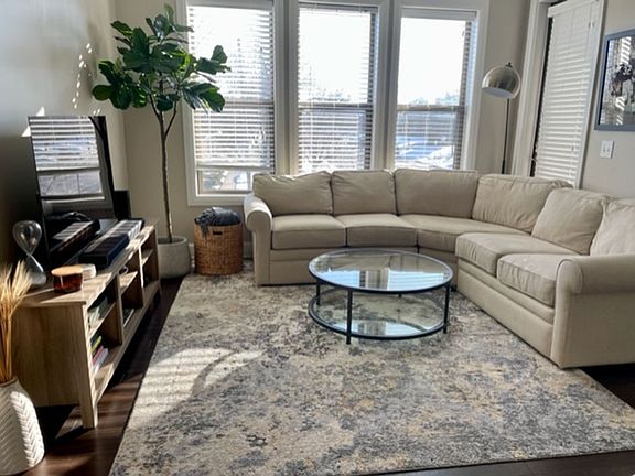 4th image of 1378 King Ave APT 207