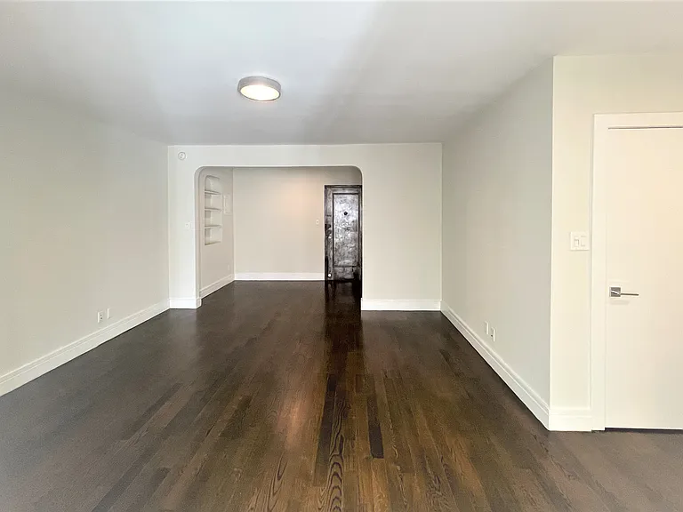 780 Greenwich St #1R — Photo 1