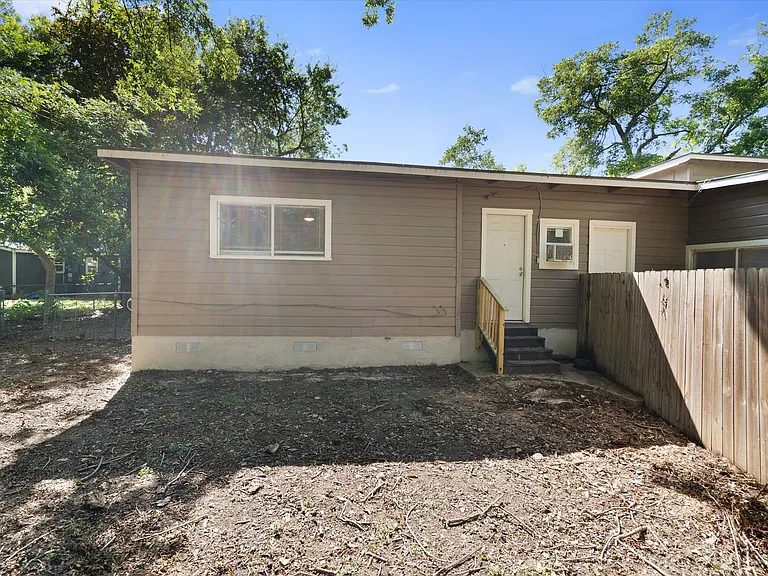 1012 Barbara Dr #B — Photo 23
