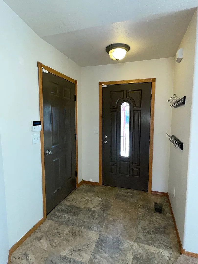 Building Photo - 2914 Hoefer Ave