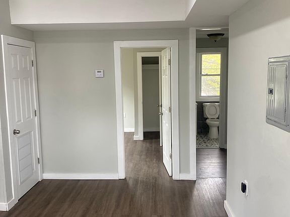 4th image of 14 Cypress St Floor 2