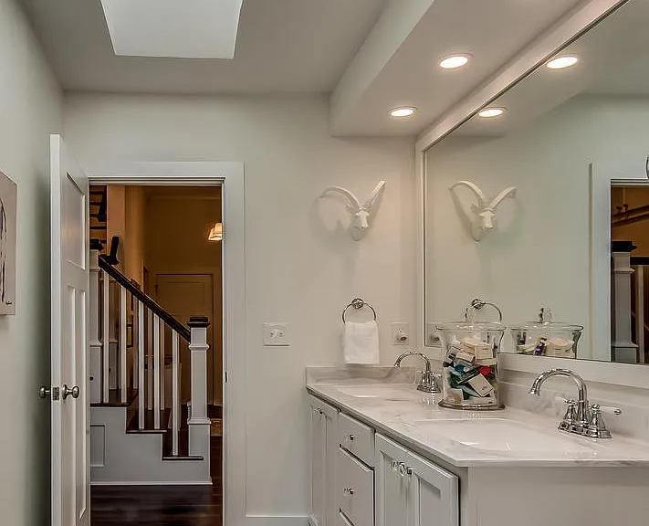 11 Waters Ave — Photo 17