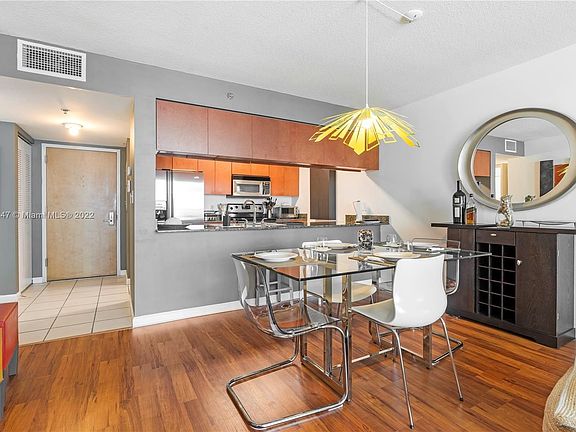 5th image of 1200 Brickell Bay Dr APT 3719