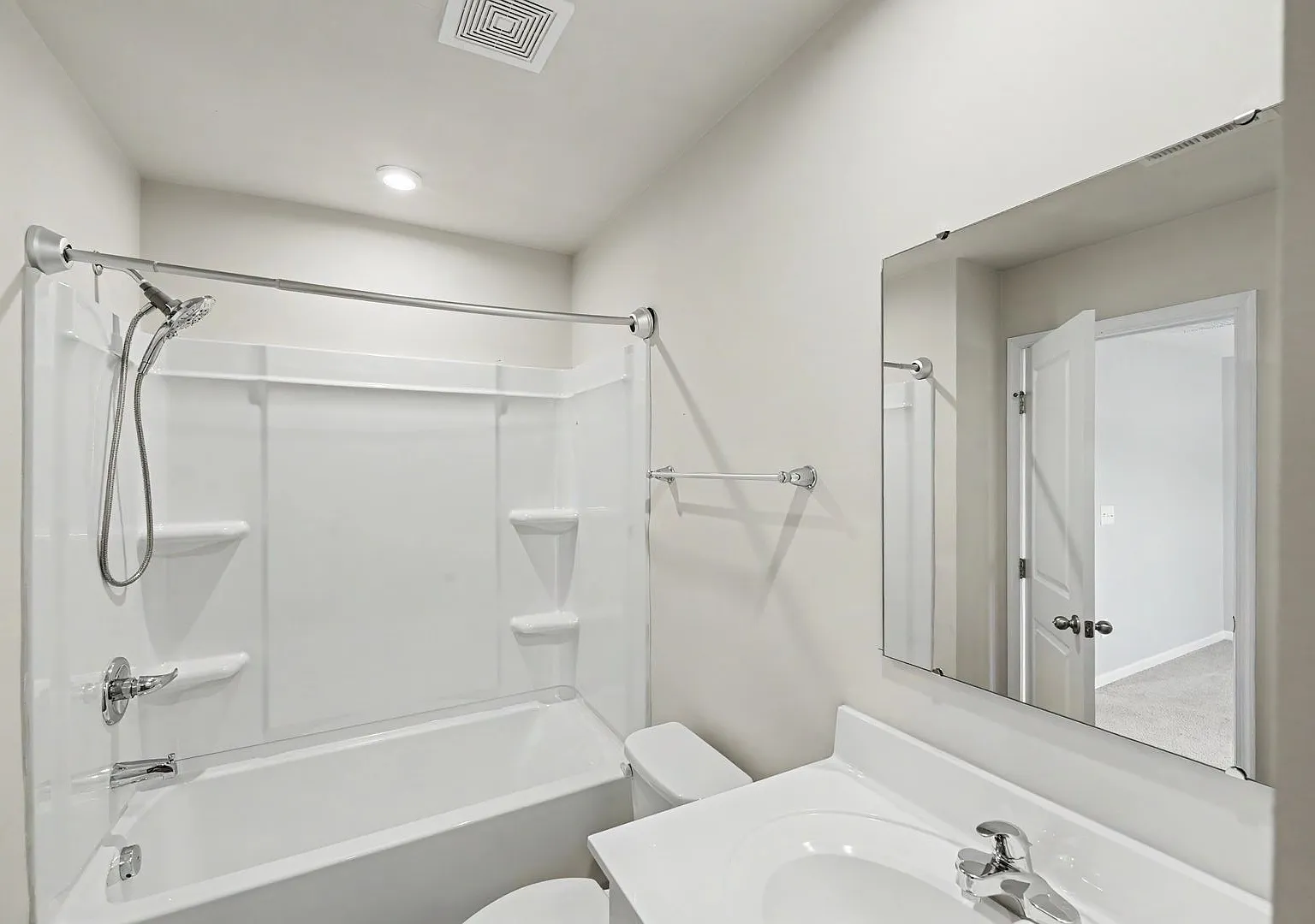 3-Story Charlotte Townhome | 3BR, Garage, Fenced Yard & Lawn Care Included! — Photo 4