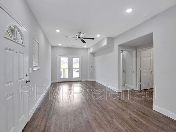 3rd image of 430 Schmidt Rd Building C-c1