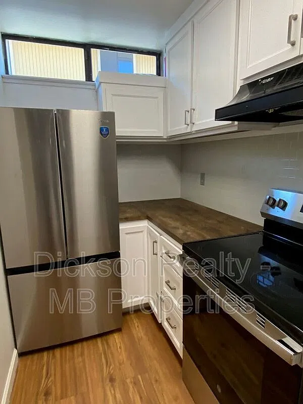 2 bed, 1.5 bath, 936 sqft, $1,750 — Photo 4