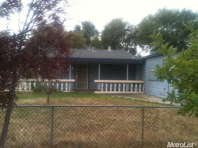 2nd image of 1245 Lambaren Ave