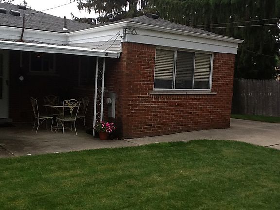 2nd image of 22009 Stephens St