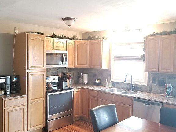 3rd image of 34 Westwood Ln
