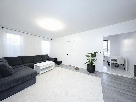 4th image of 55 Bay 23rd St