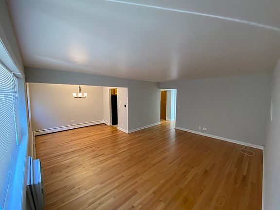 5th image of 1415 W Pratt Blvd APT 107
