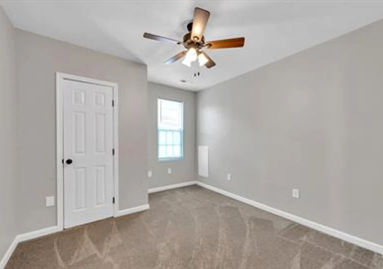 1009 Elkin St. — Photo 3