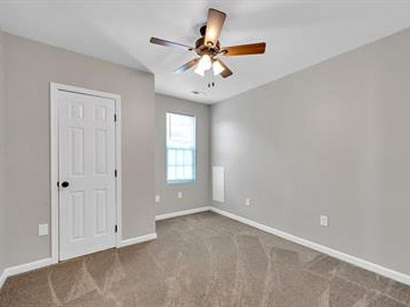 3rd image of 1009 Elkin St