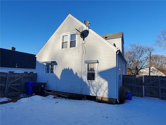 4th image of 20 Lincoln Ave