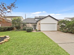922 Enclave Pkwy, Houston, TX 77077