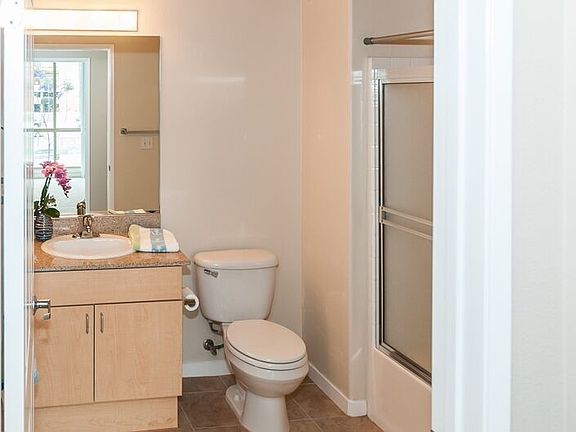 2nd image of 1501 Front St Unit 322
