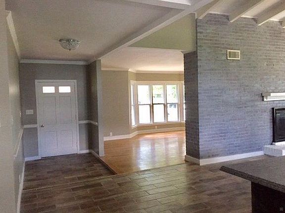 2nd image of 650 E Woodlawn Dr #3