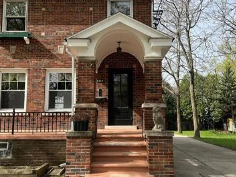 21507 Edna St