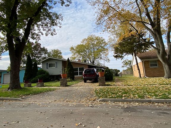 2nd image of 1360 Dakota Dr