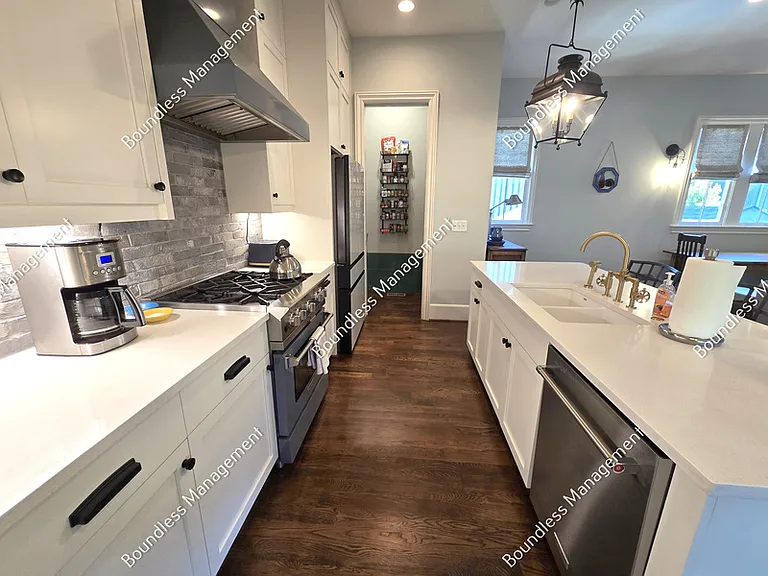 28 Bass St SE — Photo 6
