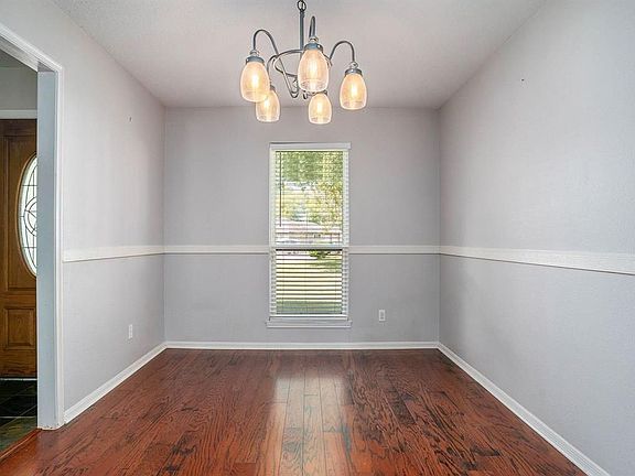 2nd image of 226 Pecan Dr