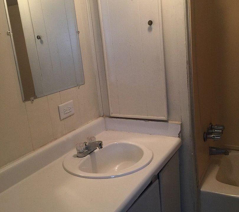 2nd image of 1505 Goodyear Ave APT 15