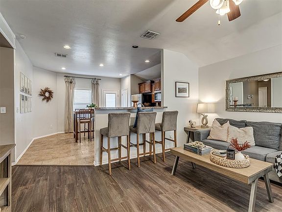 4th image of 3017 SE 95th St