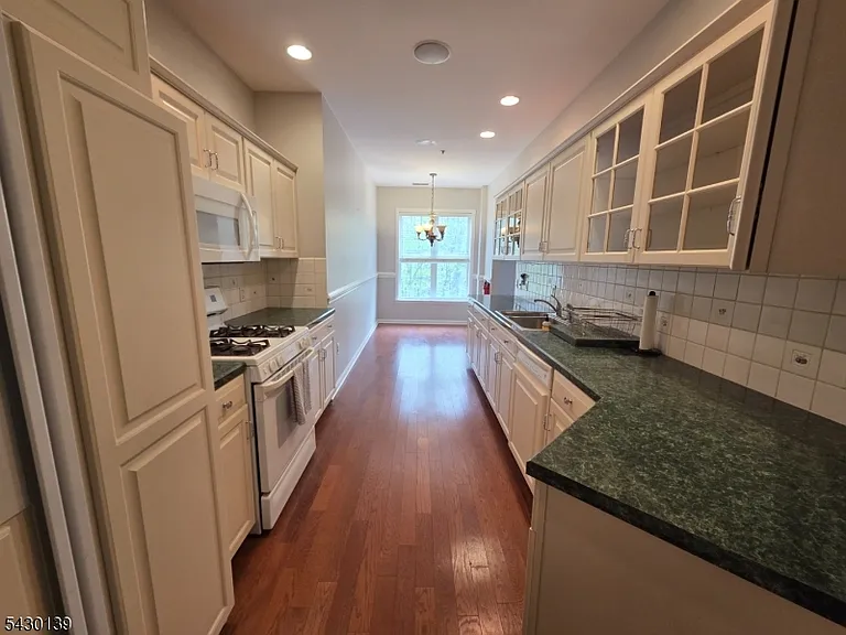 1310 Bush Cir — Photo 25