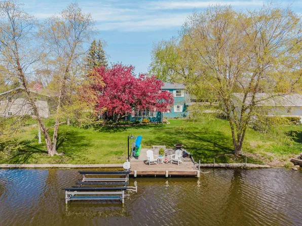 917 Windward Ct, Oshkosh, WI 54901