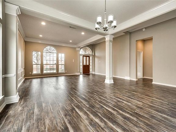 4th image of 6710 Lynch Ln