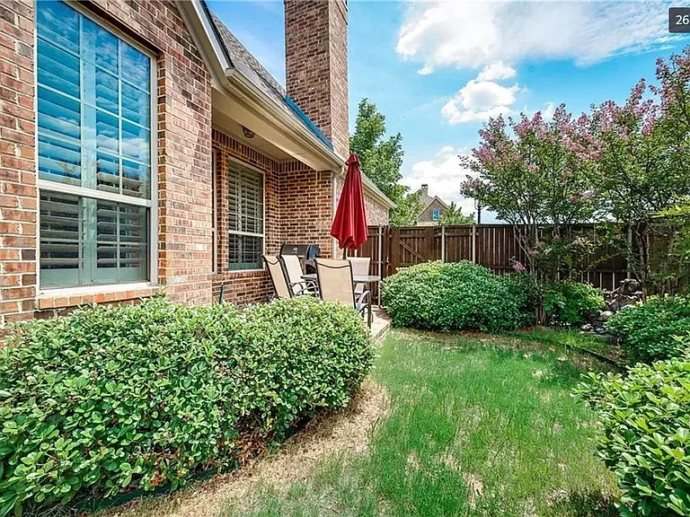 2501 Lady Viviane Ln — Photo 26