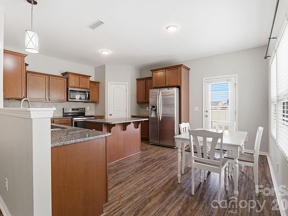 4th image of 12879 Mustang Dr
