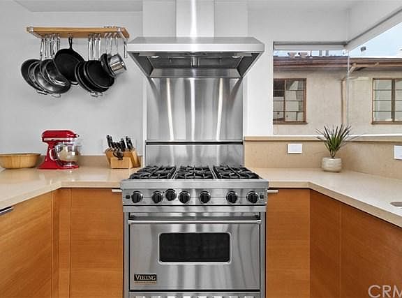 5th image of 8265 Fountain Ave Unit 201