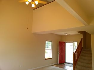 2352 Surrey Dr, Lawrence, KS 66046