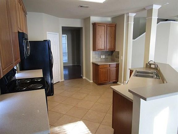 5th image of 4408 Spruce Pine Ct
