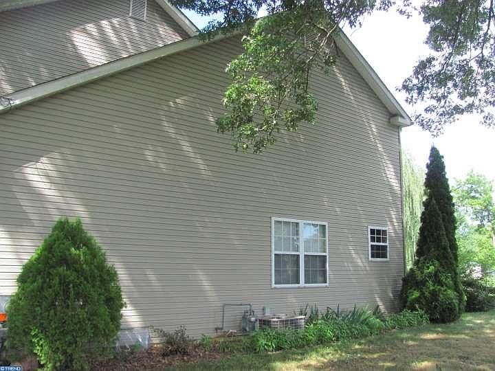 2nd image of 504 W South St