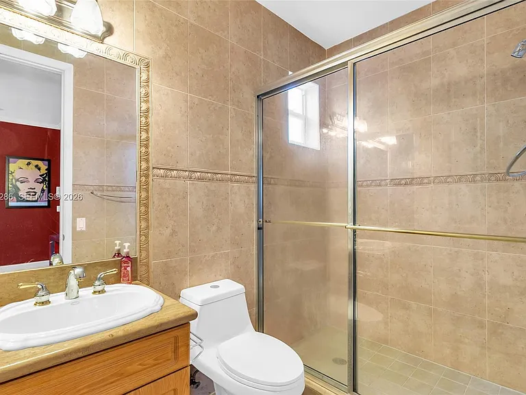 8135 NW 164th Ter — Photo 31