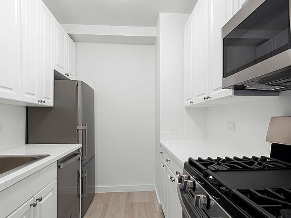 5th image of 215 E 68th St APT 11ZZ