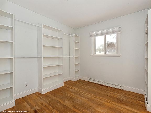 5th image of 161 Eloise Dr