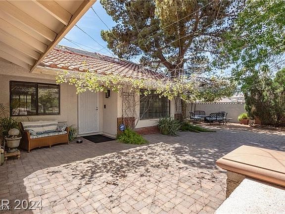 5th image of 1527 Figueroa Dr