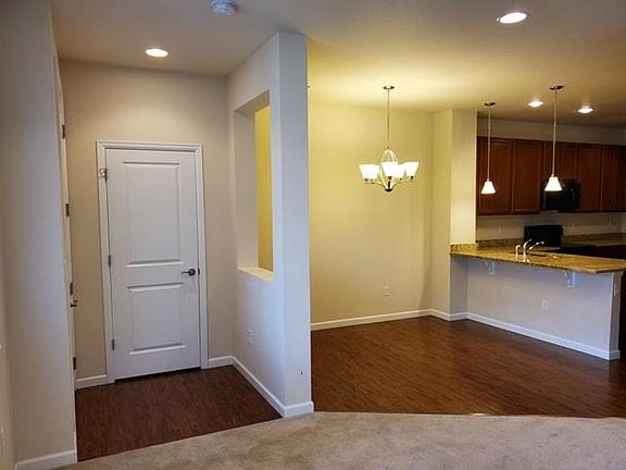 4th image of 584 E Dry Creek Pl