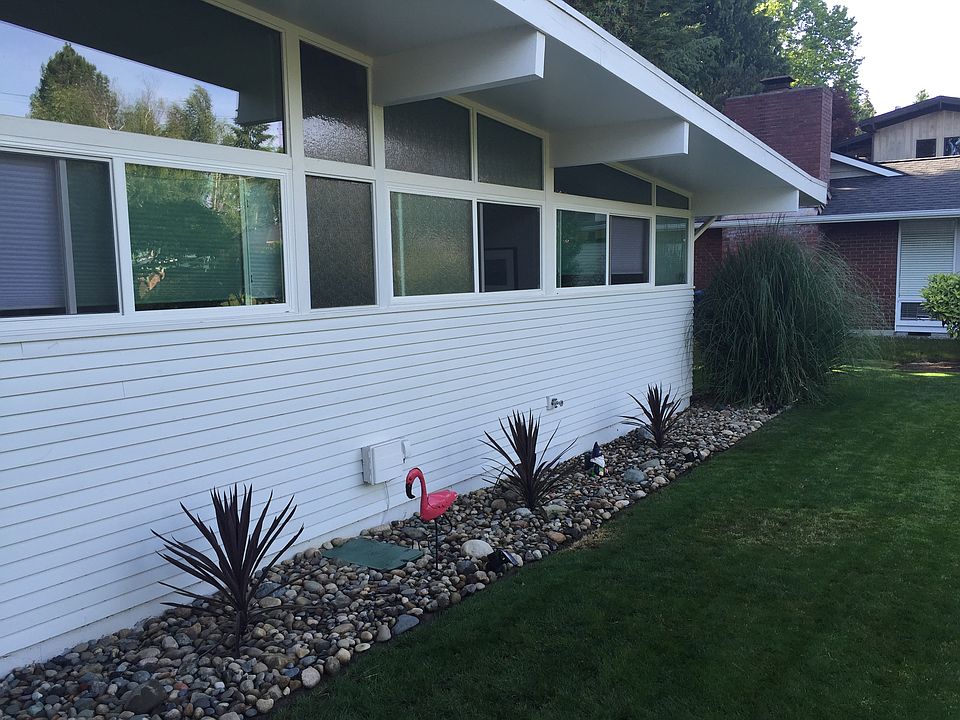 1st image of 221 110th Ave SE