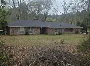 32 Faith Ln, Laurel, MS 39443